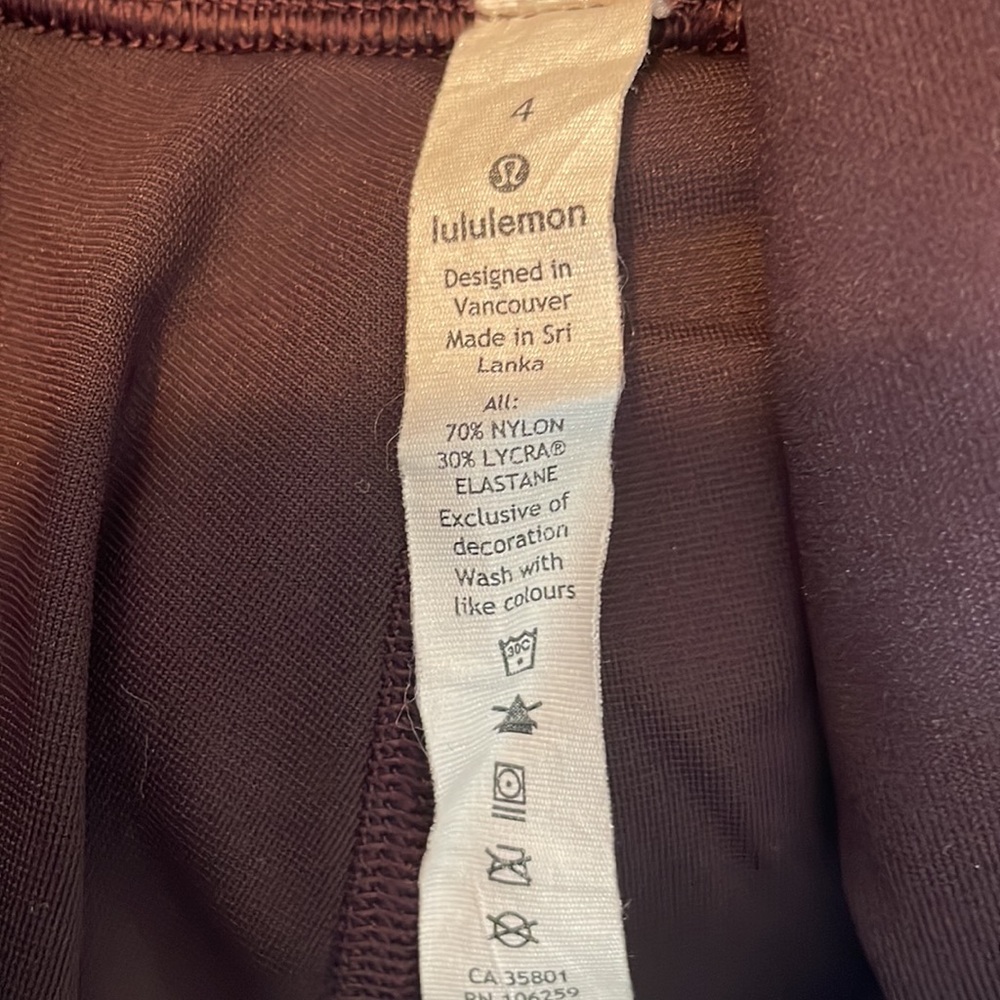 Excellent Condition Lululemon Dark Red Wine In Focus Tight Run Leggings Size 4 - Picture 12 of 12